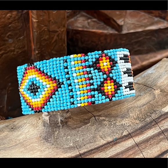 Native American Beaded Bracelet - Picture 4 of 13